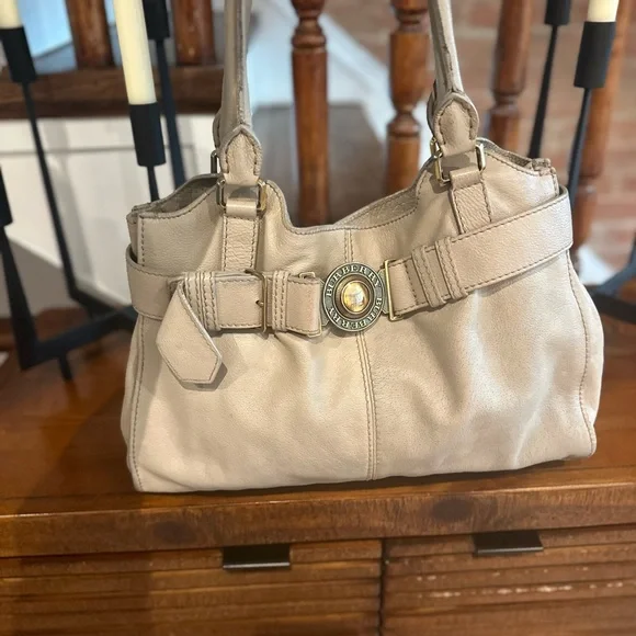 Gorgeous GUC Burberry Lamberth Buffalo leather handbag